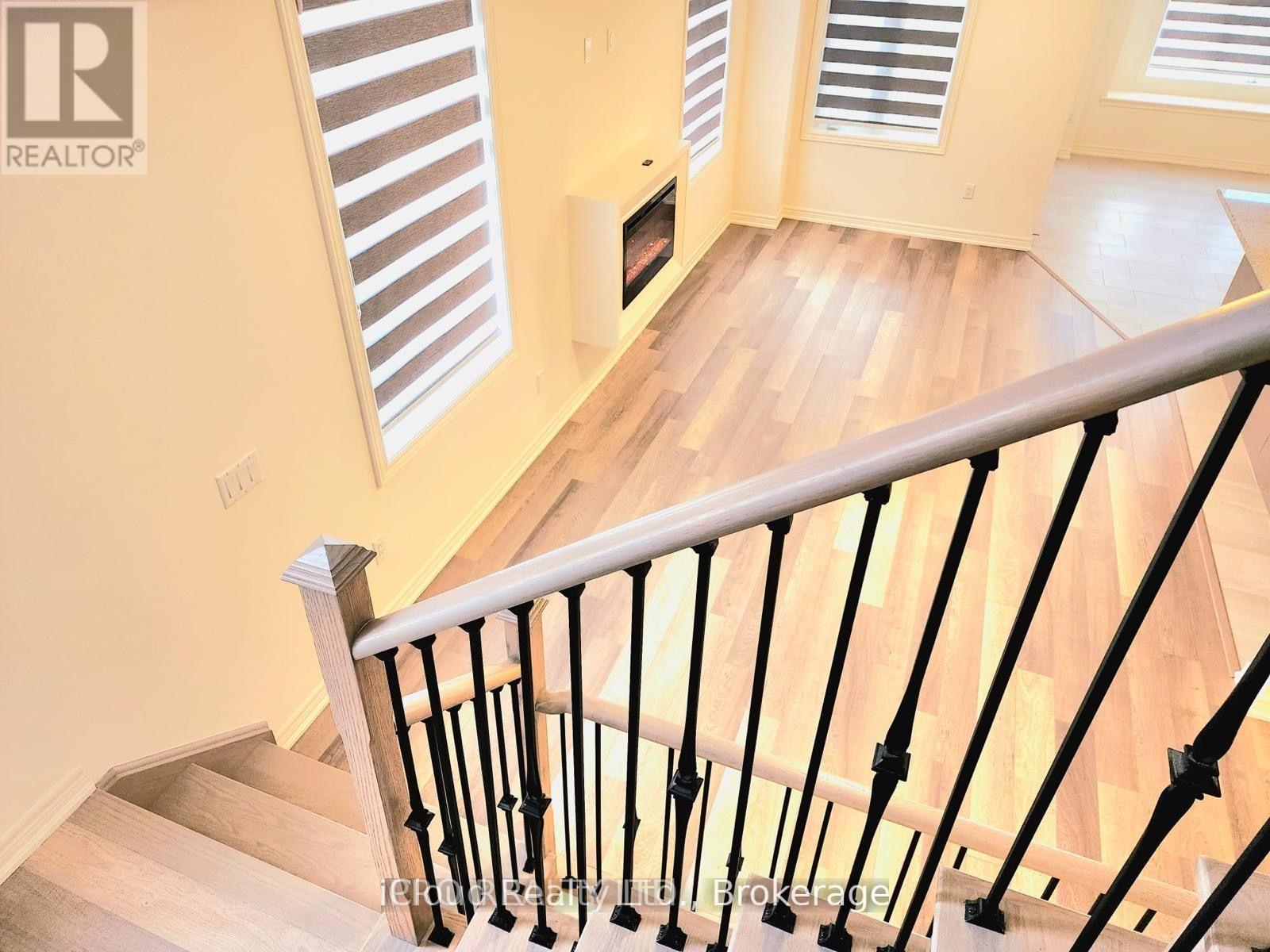428 Silver Maple Road, Oakville, Ontario  L6H 7H5 - Photo 13 - W12360428