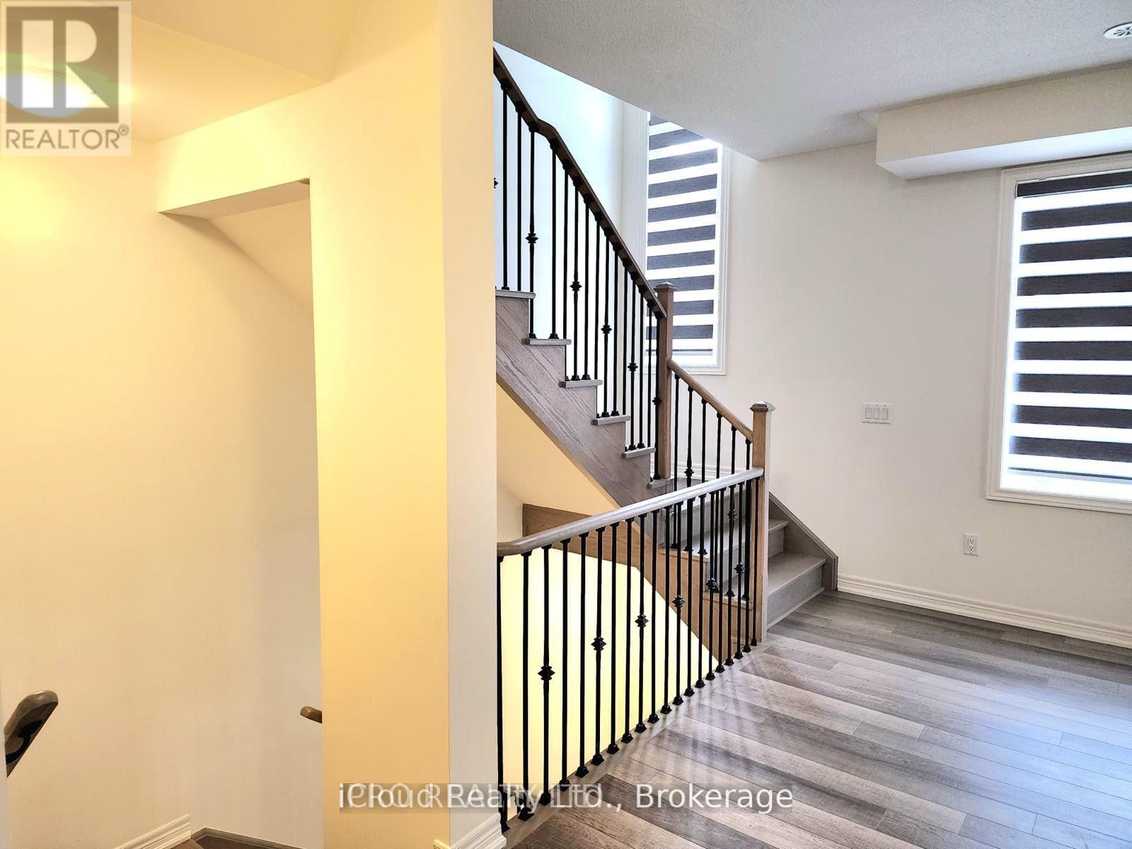 428 Silver Maple Road, Oakville, Ontario  L6H 7H5 - Photo 14 - W12360428