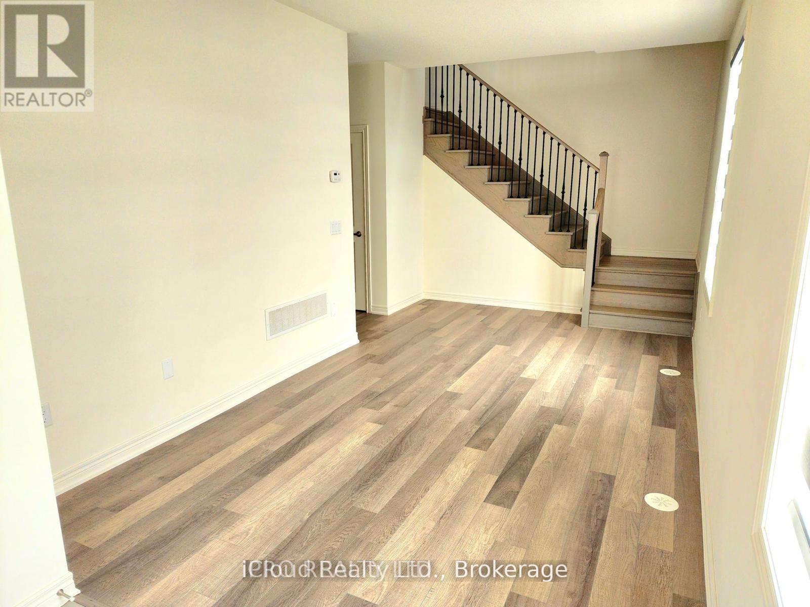 428 Silver Maple Road, Oakville, Ontario  L6H 7H5 - Photo 2 - W12360428