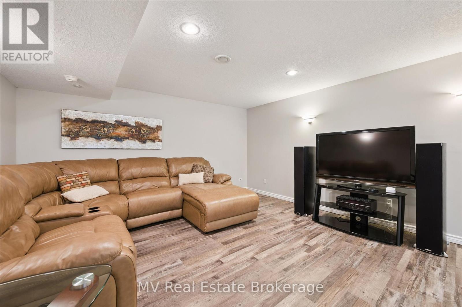 453 Mill Street, Centre Wellington, Ontario  N0B 1S0 - Photo 37 - X12360438