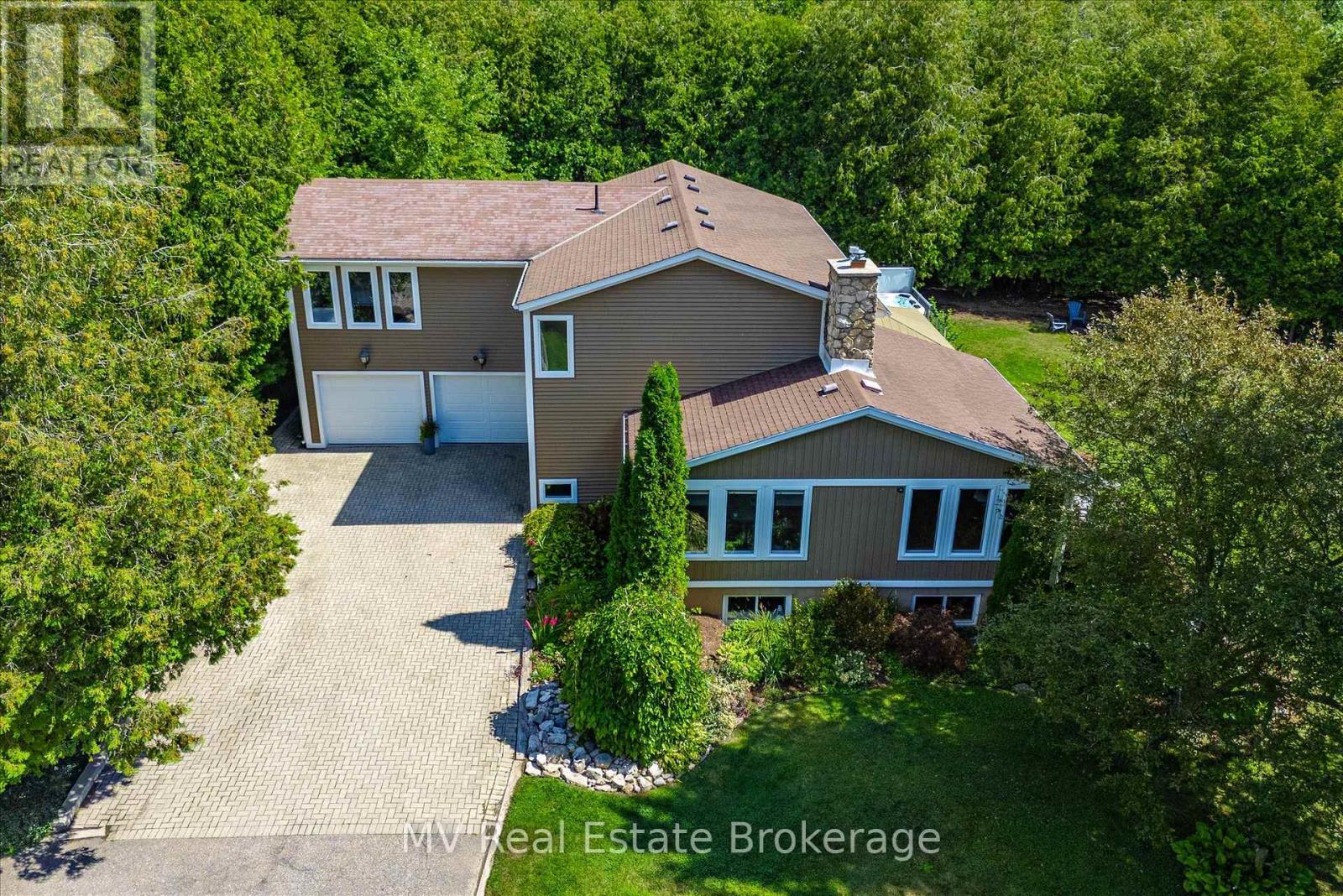 453 Mill Street, Centre Wellington, Ontario  N0B 1S0 - Photo 6 - X12360438