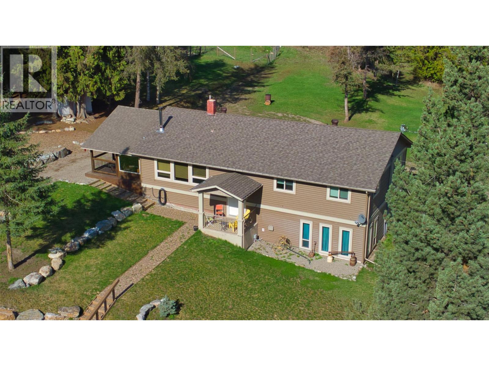 348 Creighton Valley Road, Lumby, British Columbia  V0E 2G1 - Photo 2 - 10360327