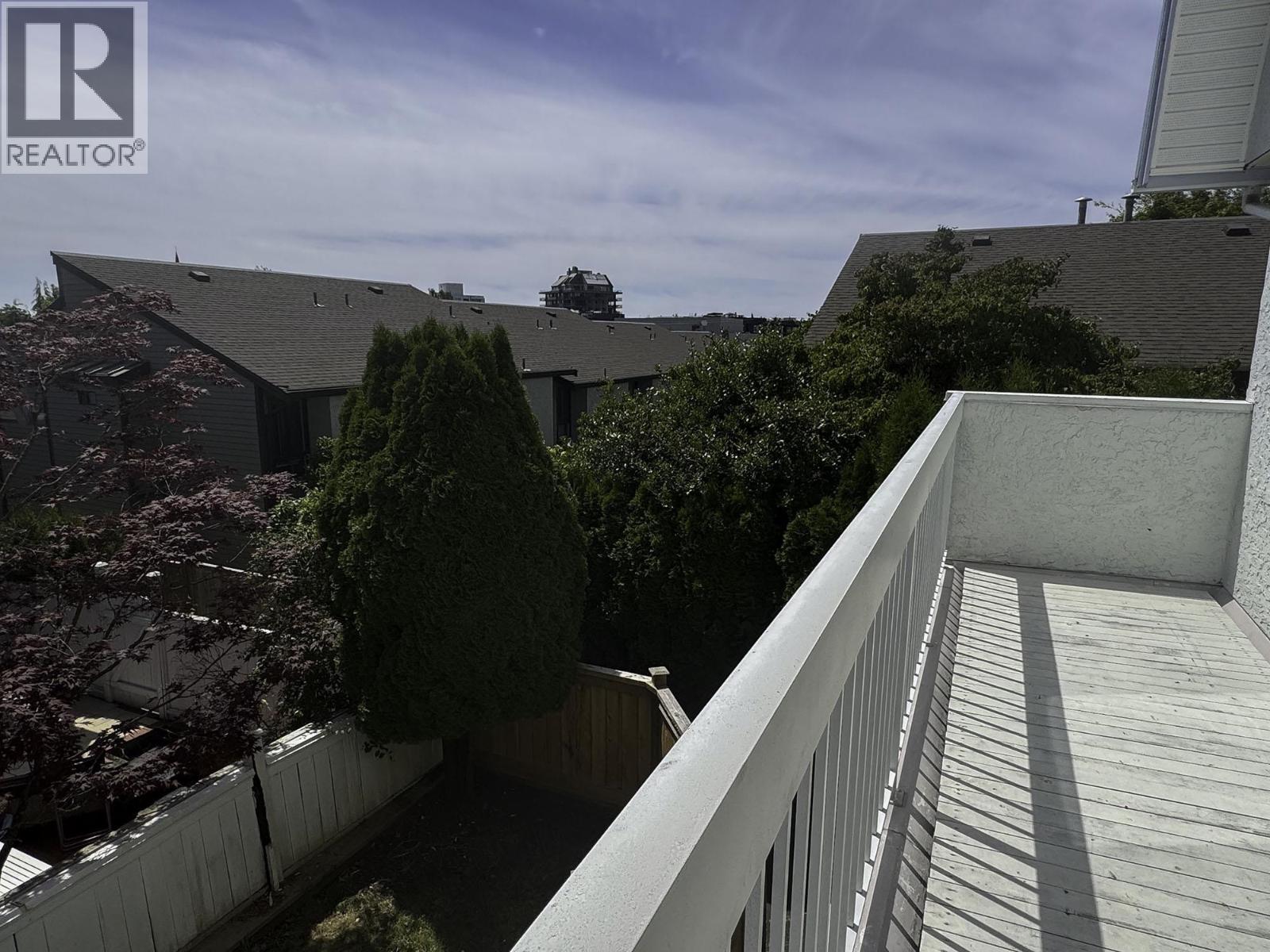 234 234 E 11TH STREET, North Vancouver, British Columbia