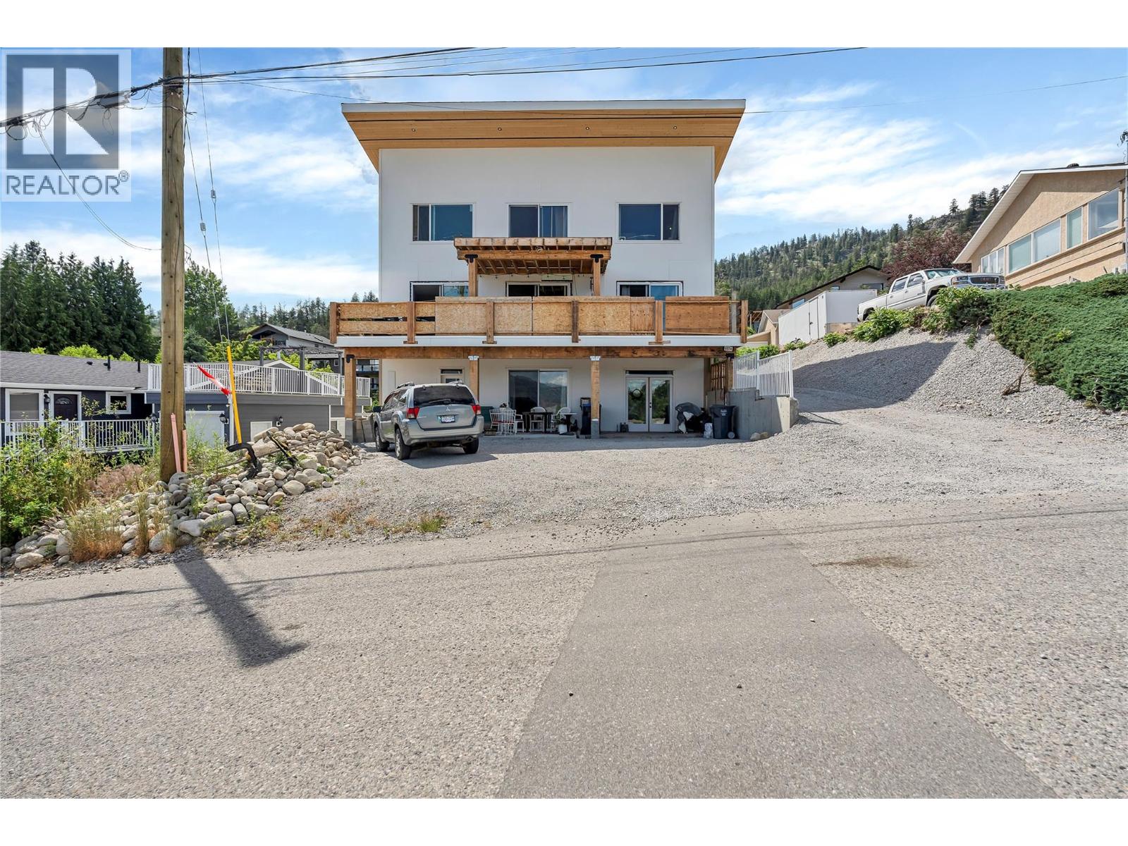 6074 Jackson Crescent, Peachland, British Columbia  V0H 1X4 - Photo 2 - 10360439