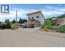 6074 Jackson Crescent Peachland, Peachland, Ca