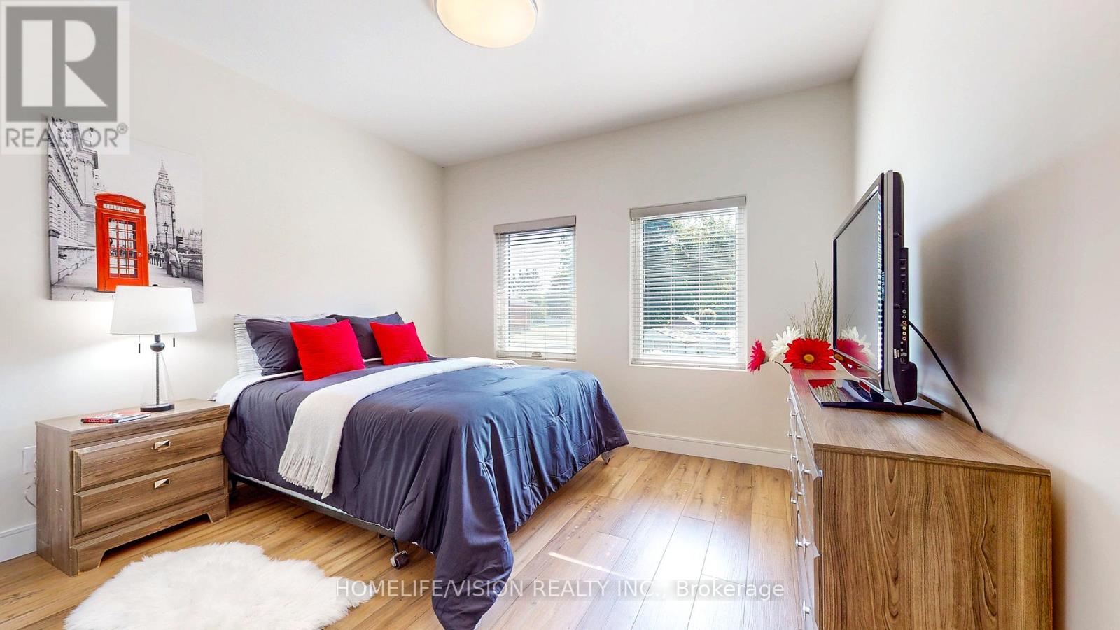 740 Midland Avenue, Tay, Ontario  L0K 1R0 - Photo 22 - S12355287