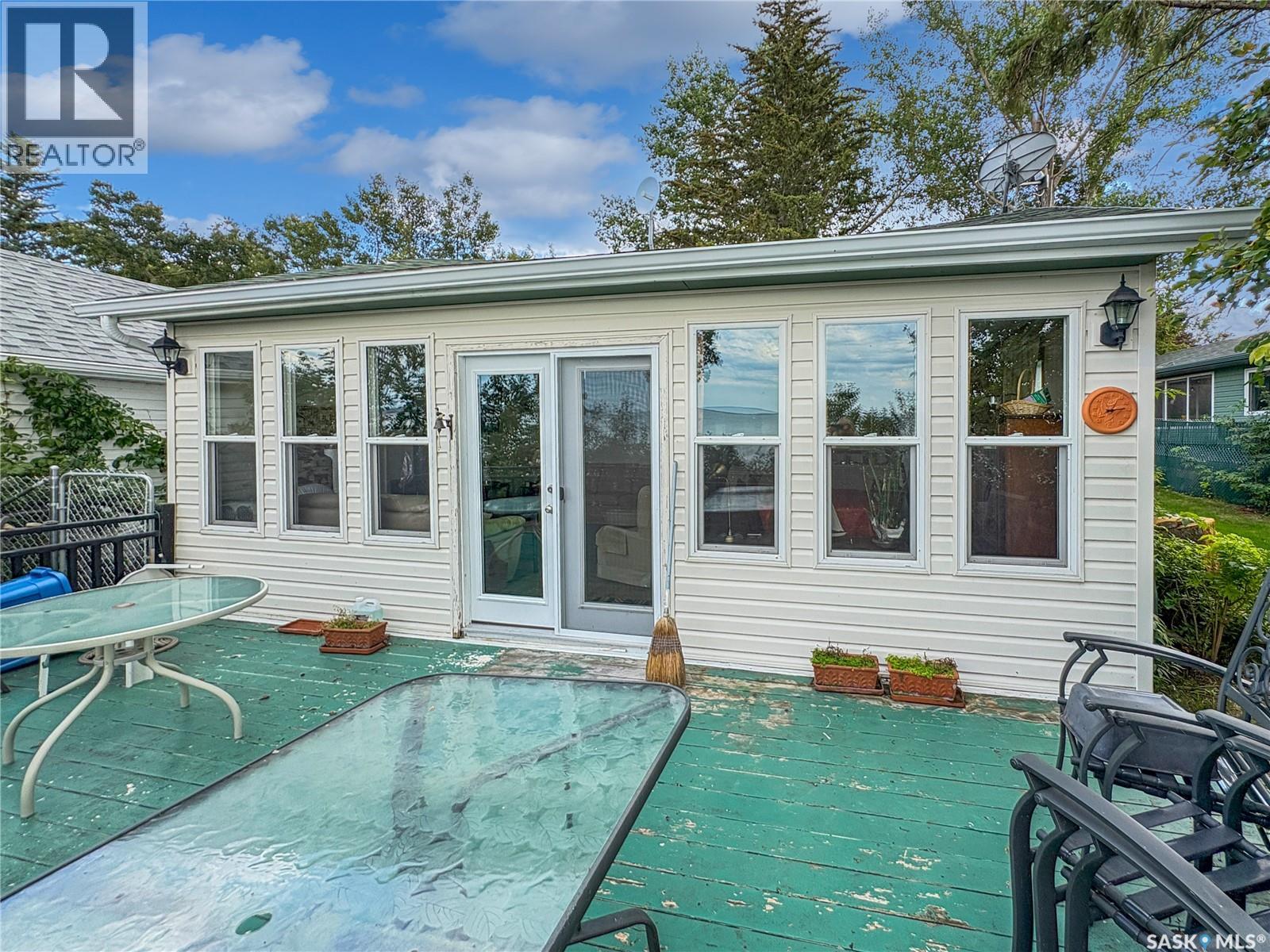 Property at 77 Lakeview AVENUE image 3