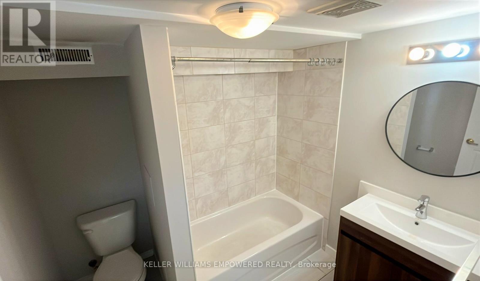 Lower - 17 Collins Crescent, Aurora, Ontario  L4G 2W1 - Photo 11 - N12360450