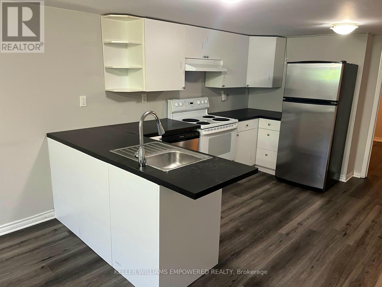 Lower - 17 Collins Crescent, Aurora, Ontario  L4G 2W1 - Photo 7 - N12360450