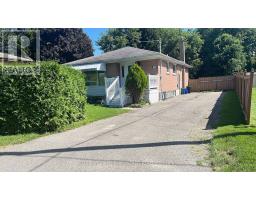 LOWER - 17 COLLINS CRESCENT