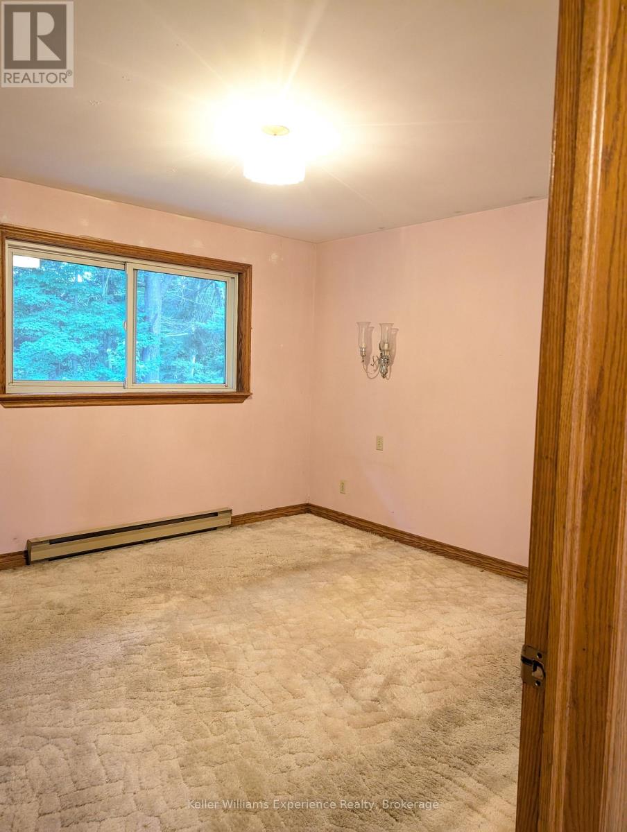 386 Beaumont Drive, Bracebridge, Ontario  P1L 1X2 - Photo 16 - X12359295