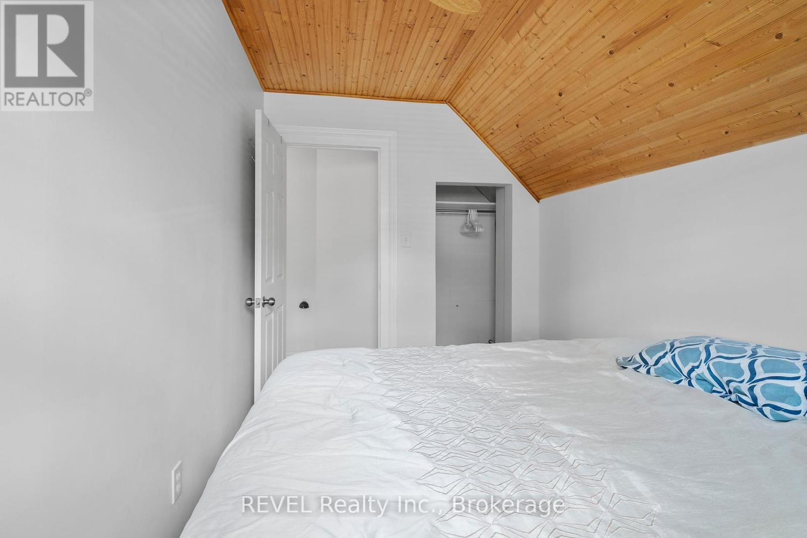 5408 Ontario Avenue, Niagara Falls, Ontario  L2E 3S5 - Photo 25 - X12360459