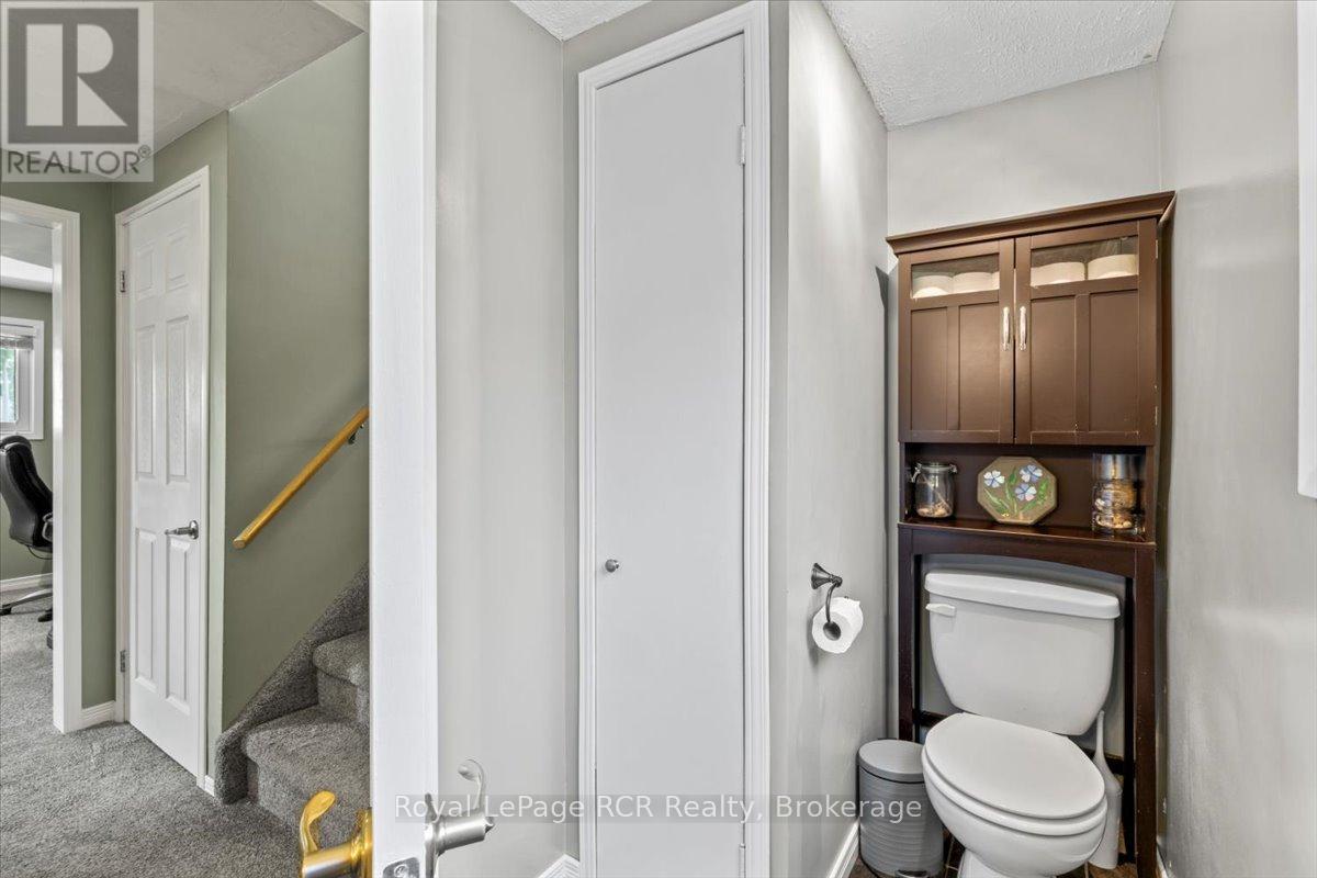 561 18th Avenue, Hanover, Ontario  N4N 3B2 - Photo 16 - X12360454