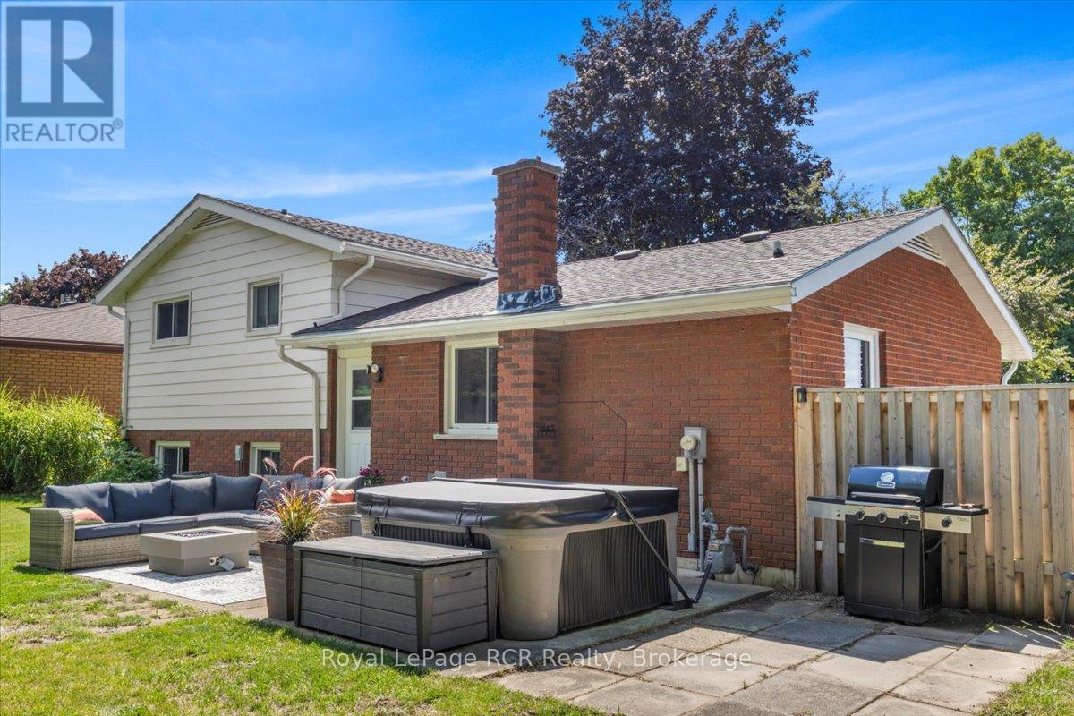 561 18th Avenue, Hanover, Ontario  N4N 3B2 - Photo 20 - X12360454