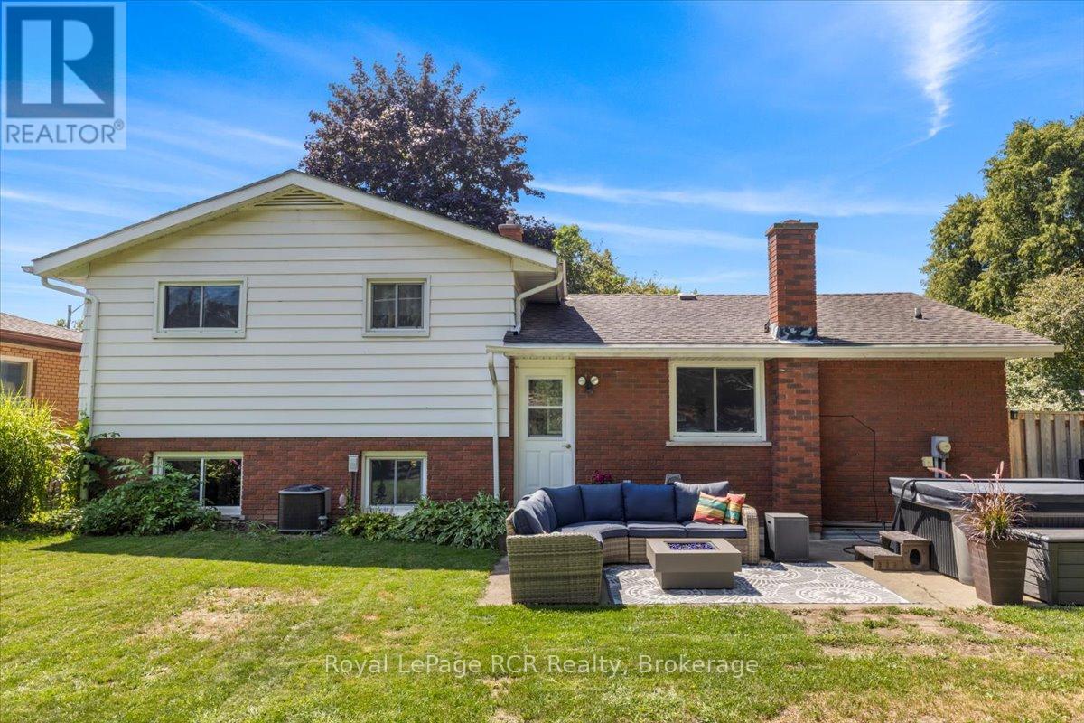 561 18th Avenue, Hanover, Ontario  N4N 3B2 - Photo 21 - X12360454