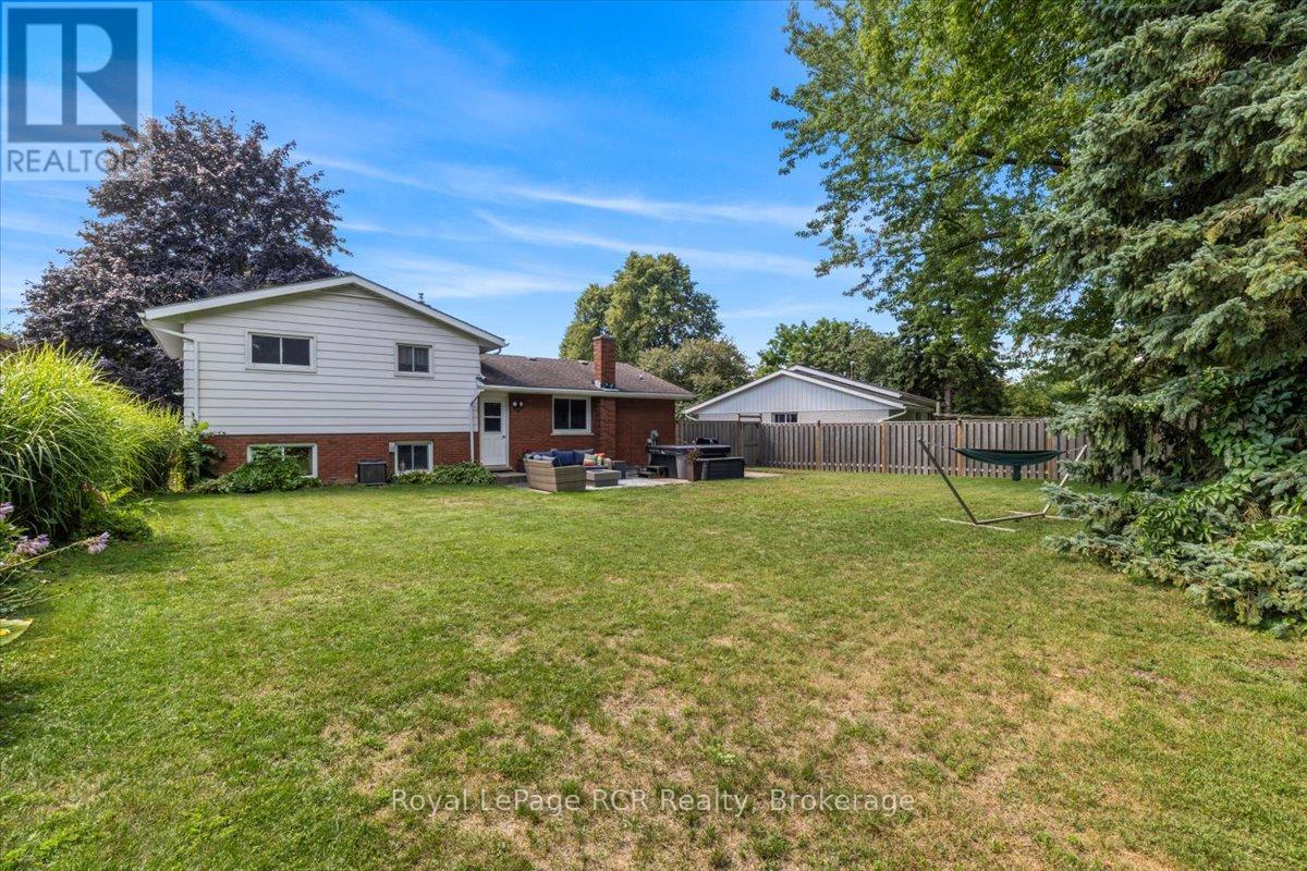 561 18th Avenue, Hanover, Ontario  N4N 3B2 - Photo 23 - X12360454