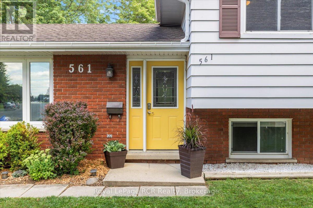 561 18th Avenue, Hanover, Ontario  N4N 3B2 - Photo 3 - X12360454