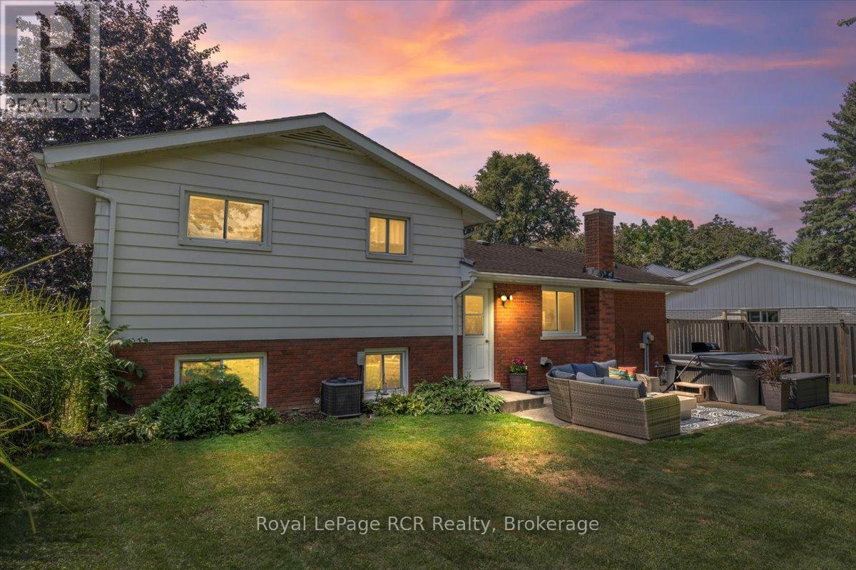 561 18th Avenue, Hanover, Ontario  N4N 3B2 - Photo 31 - X12360454