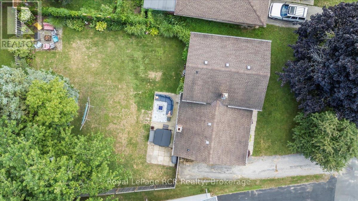 561 18th Avenue, Hanover, Ontario  N4N 3B2 - Photo 32 - X12360454