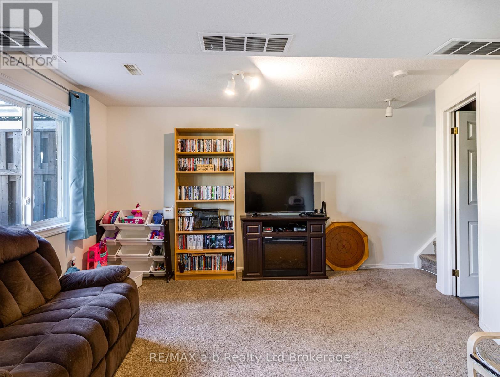 112 Athlone Crescent, Stratford, Ontario  N4Z 1H8 - Photo 20 - X12360456
