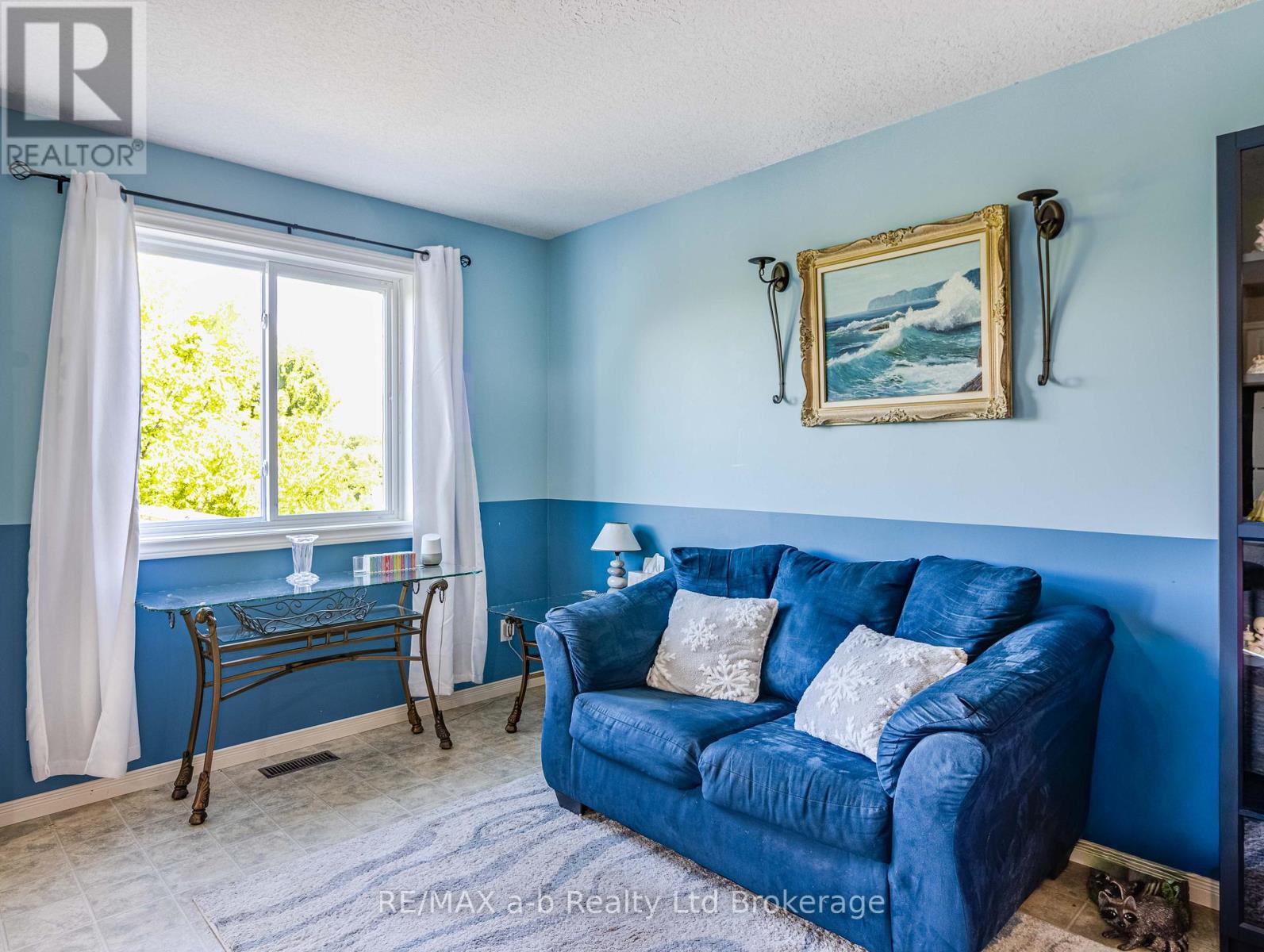 112 Athlone Crescent, Stratford, Ontario  N4Z 1H8 - Photo 9 - X12360456