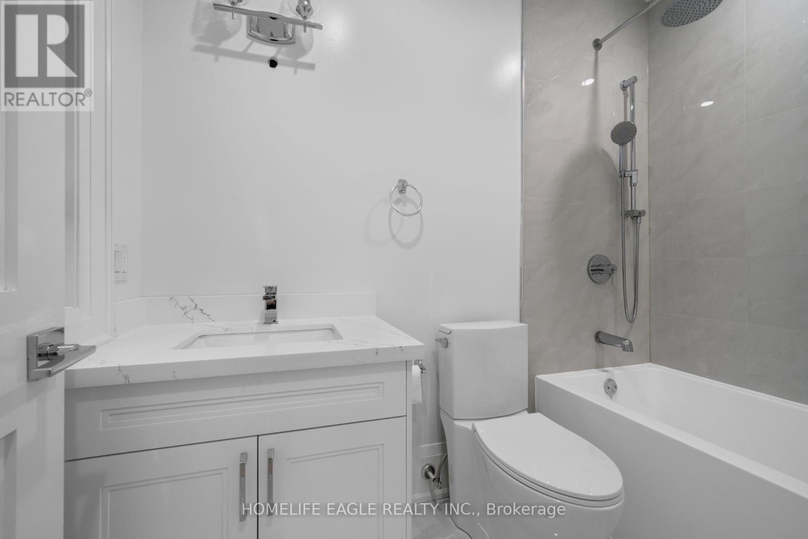 363 Penn Avenue, Newmarket, Ontario  L3Y 2S7 - Photo 22 - N12360465