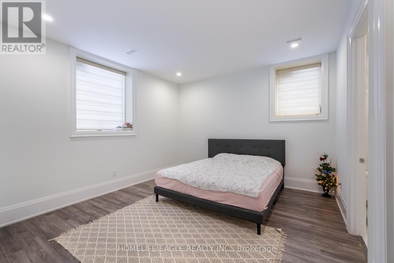 363 Penn Avenue, Newmarket, Ontario  L3Y 2S7 - Photo 32 - N12360465