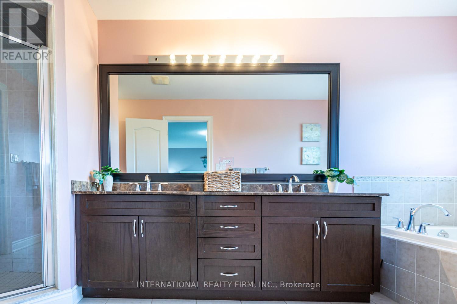 2371 Quetico Crescent, Oakville, Ontario  L6M 0R5 - Photo 25 - W12360494