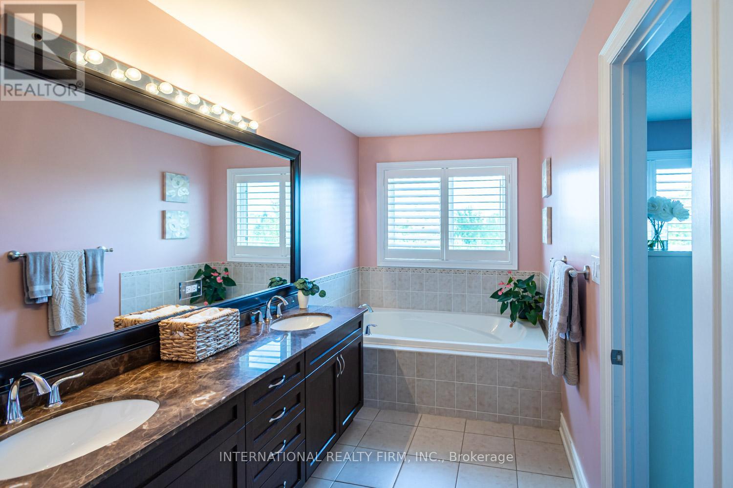 2371 Quetico Crescent, Oakville, Ontario  L6M 0R5 - Photo 26 - W12360494