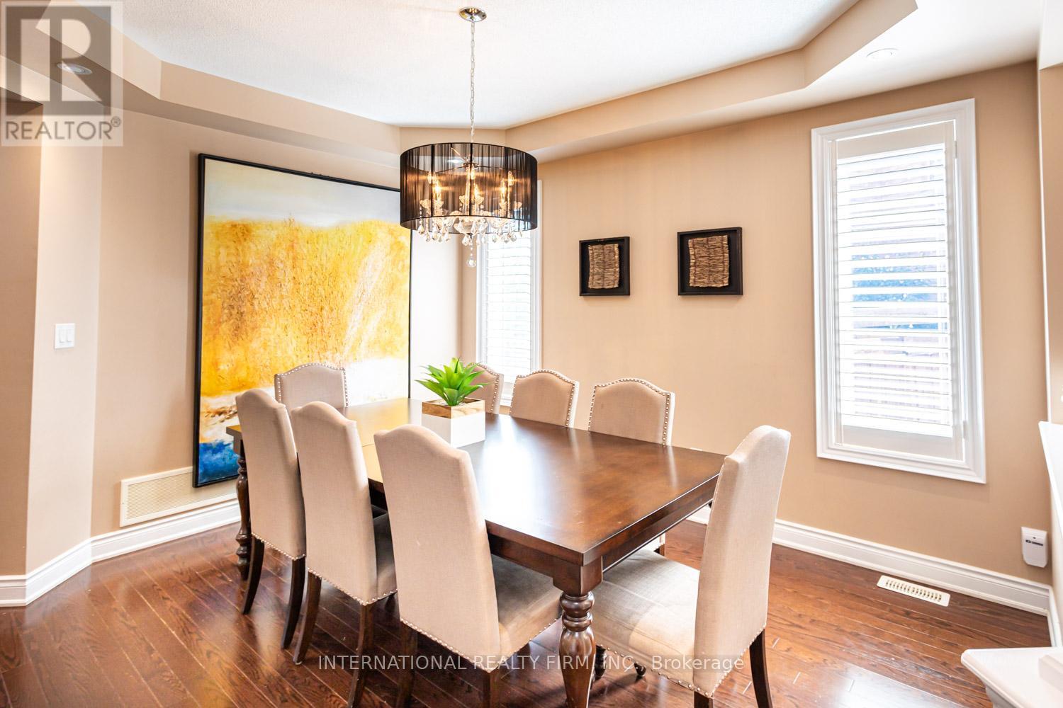 2371 Quetico Crescent, Oakville, Ontario  L6M 0R5 - Photo 4 - W12360494