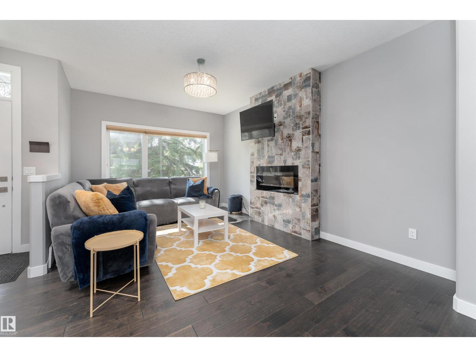 8954 81 Av Nw, Edmonton, Alberta  T6C 0W8 - Photo 3 - E4454378