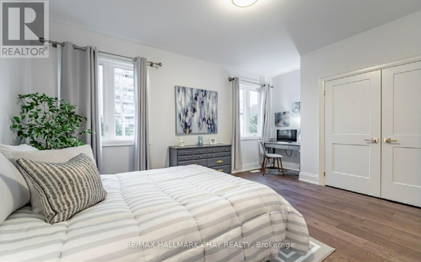 611 Northcliffe Boulevard, Toronto, Ontario  M6E 3L8 - Photo 22 - C12360310