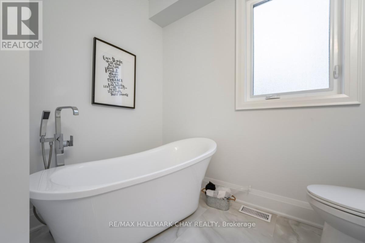 611 Northcliffe Boulevard, Toronto, Ontario  M6E 3L8 - Photo 20 - C12360310