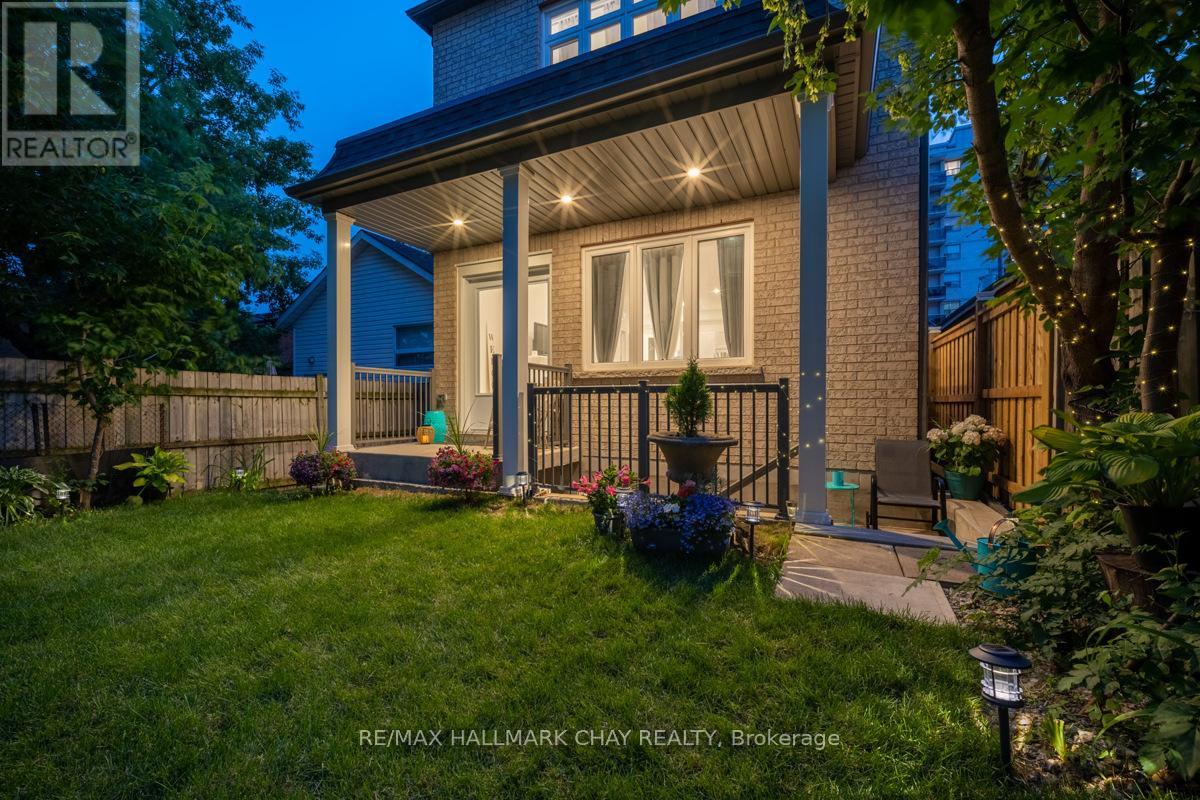 611 Northcliffe Boulevard, Toronto, Ontario  M6E 3L8 - Photo 30 - C12360310