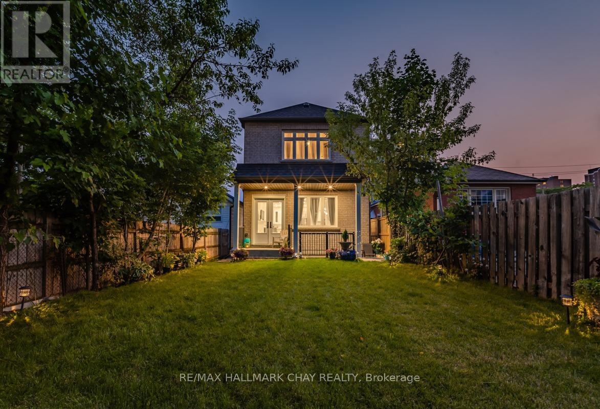 611 Northcliffe Boulevard, Toronto, Ontario  M6E 3L8 - Photo 32 - C12360310