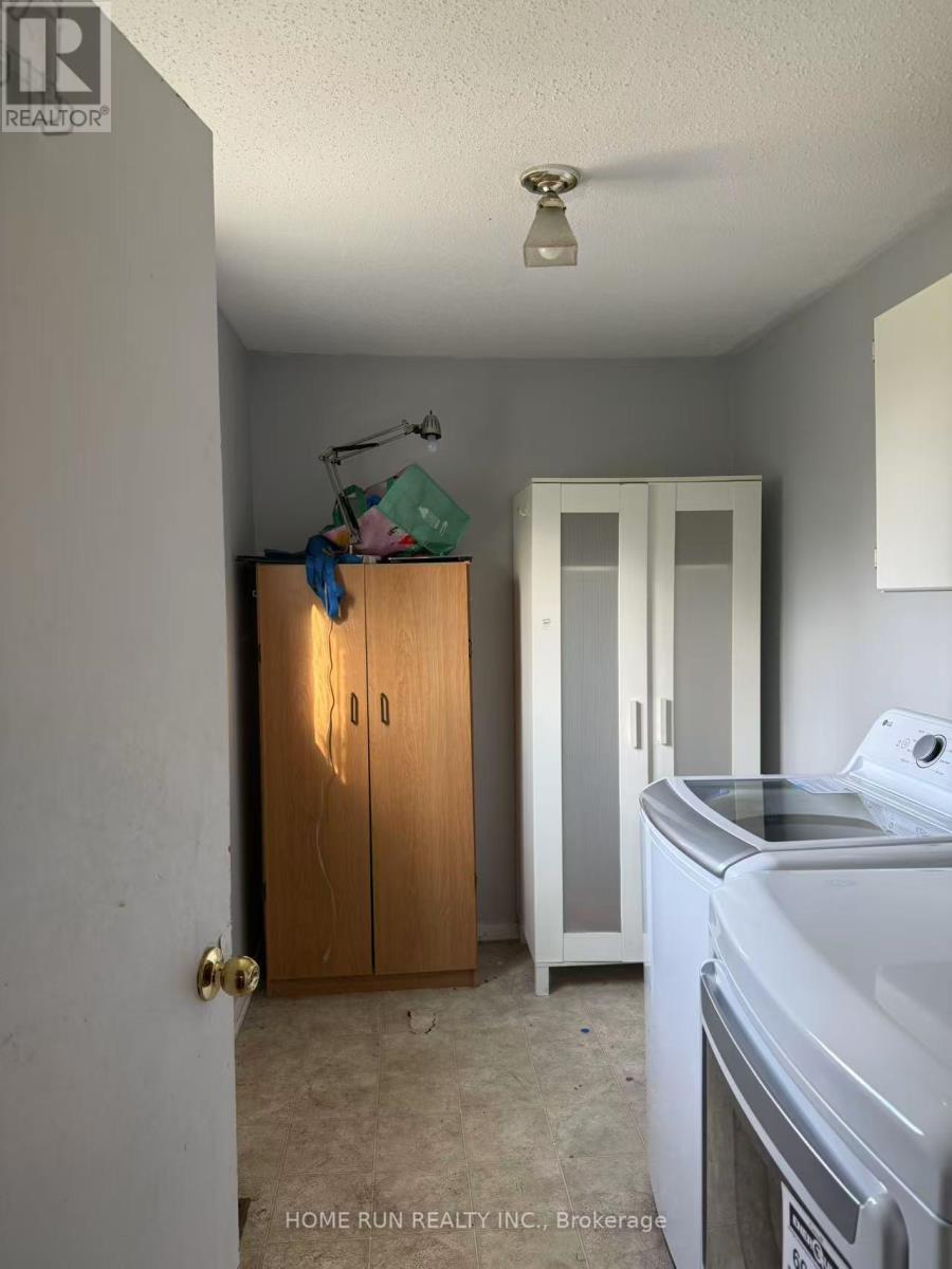 1285 Meadowland Drive E, Ottawa, Ontario  K2E 6K4 - Photo 13 - X12360542