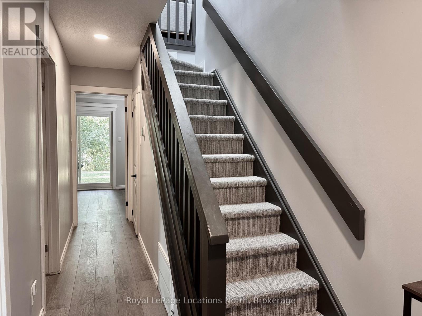 70 - 149 Fairway Crescent, Collingwood, Ontario  L9Y 5B4 - Photo 2 - S12360528