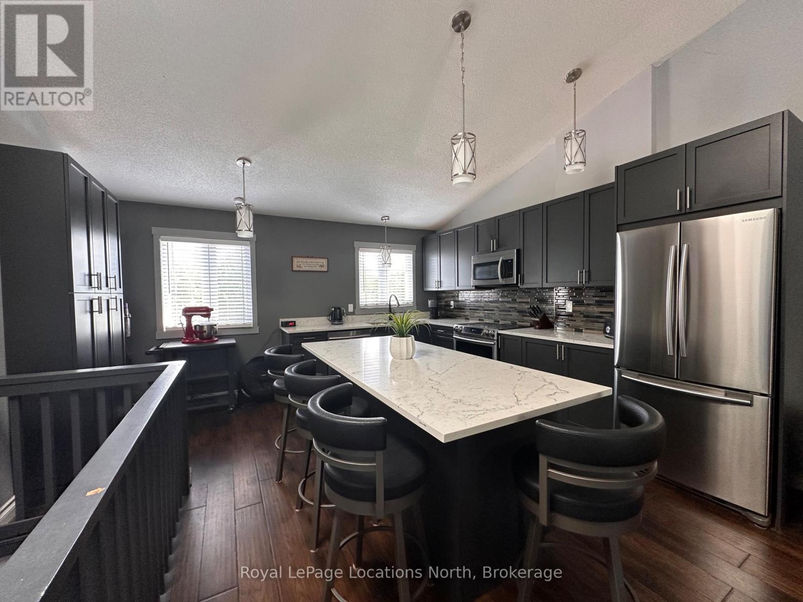 70 - 149 Fairway Crescent, Collingwood, Ontario  L9Y 5B4 - Photo 4 - S12360528