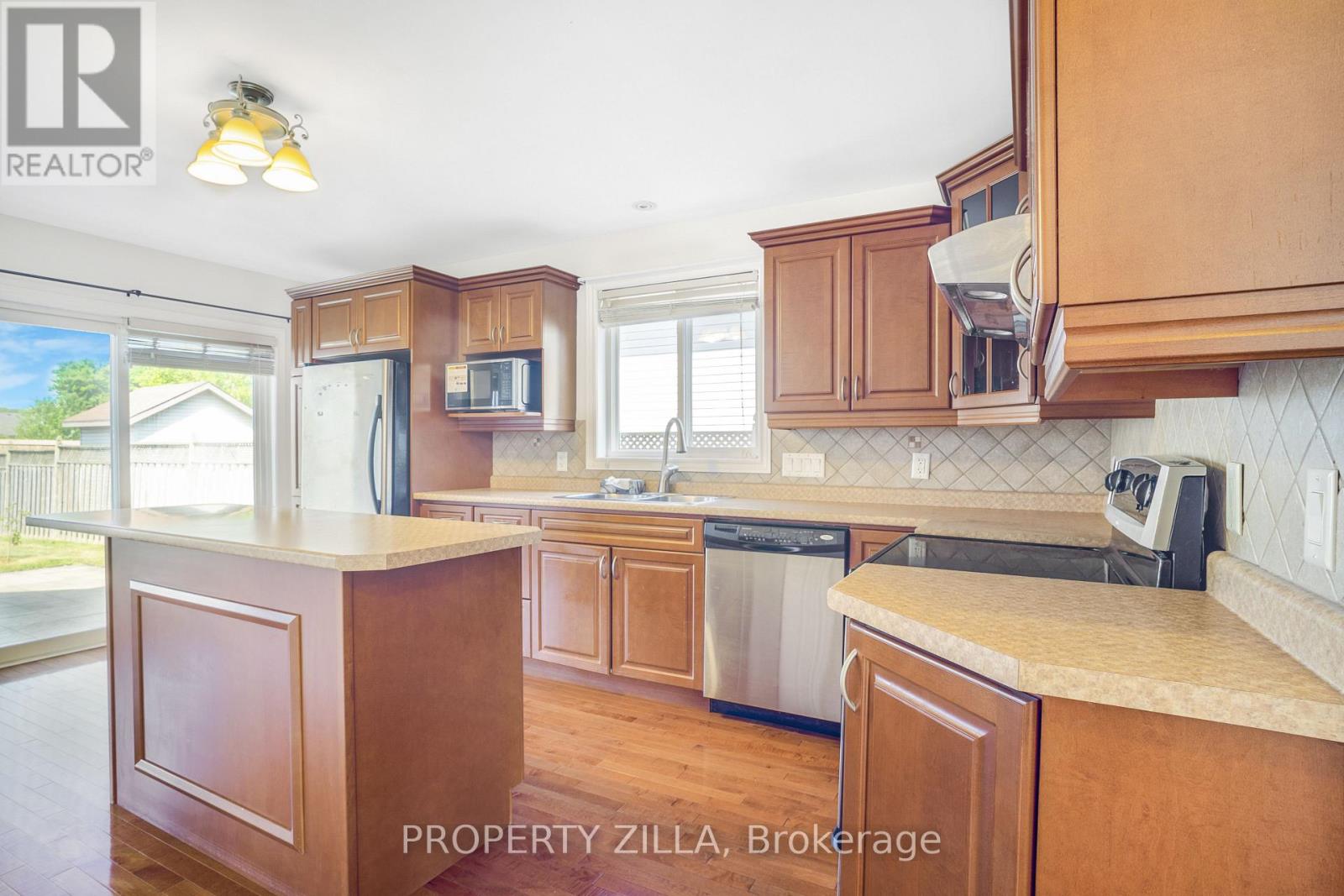 7167 St Michael Avenue, Niagara Falls, Ontario  L2H 3N5 - Photo 9 - X12360521