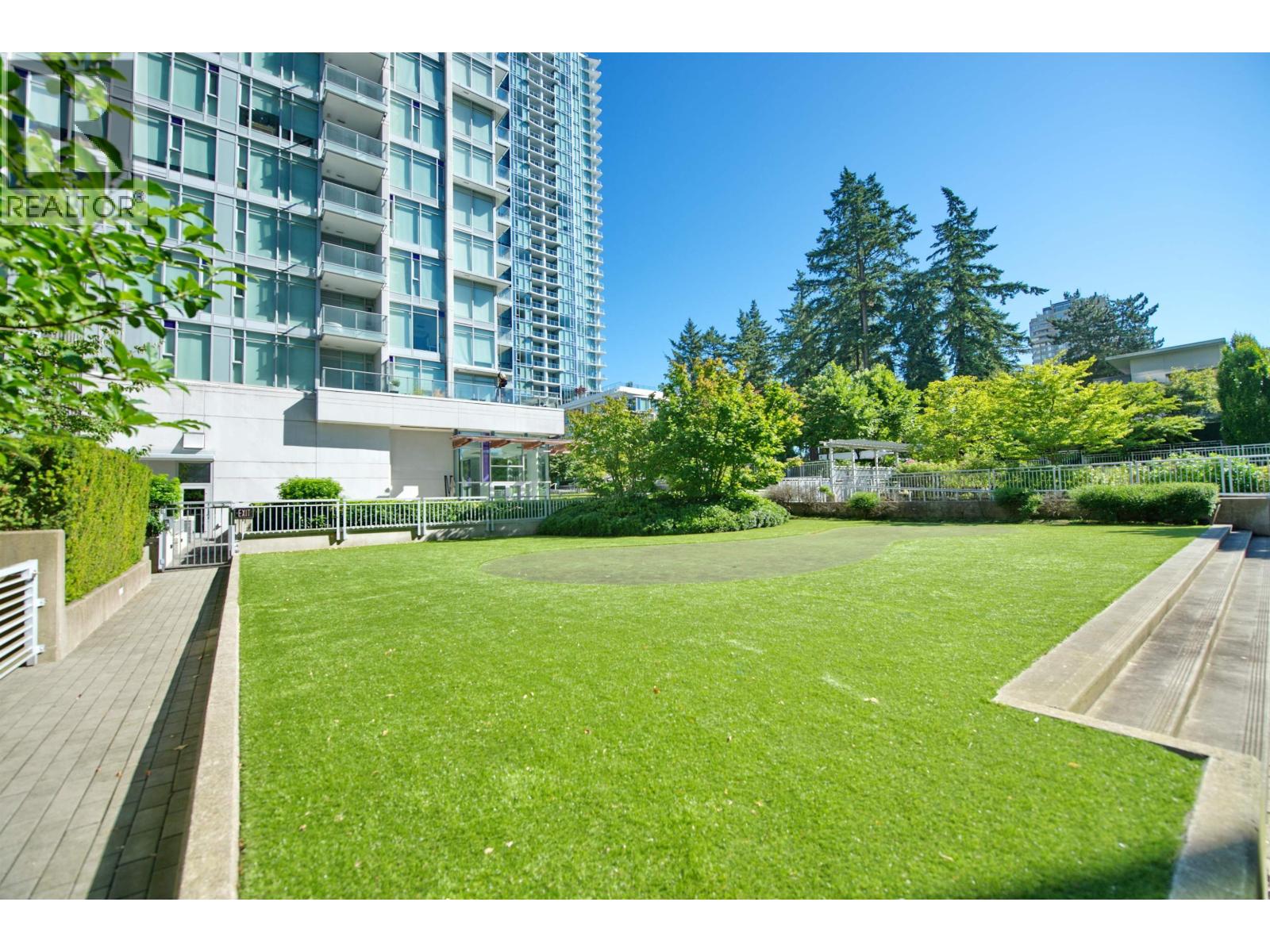 315 6588 Nelson Street, Burnaby, British Columbia  V5H 0E8 - Photo 3 - R3039899