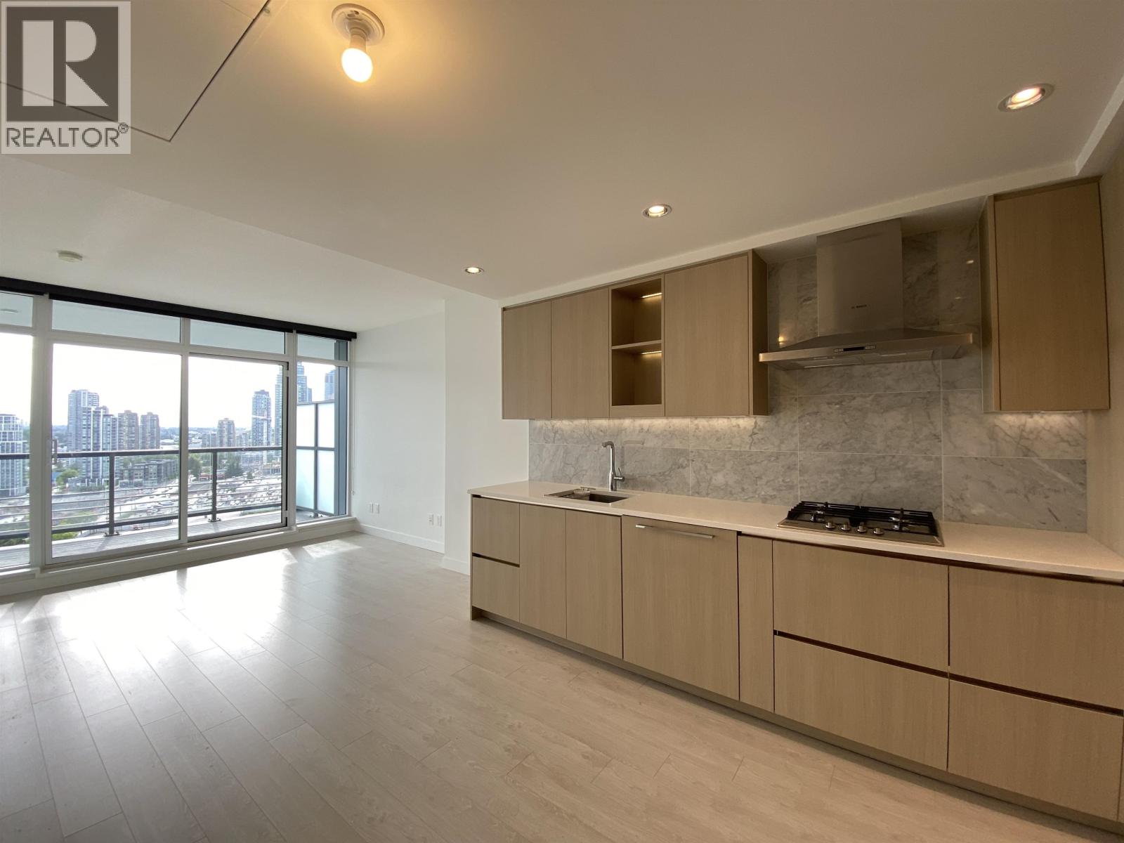1612 4720 Lougheed Highway, Burnaby, British Columbia  V5C 0M8 - Photo 2 - R3039900