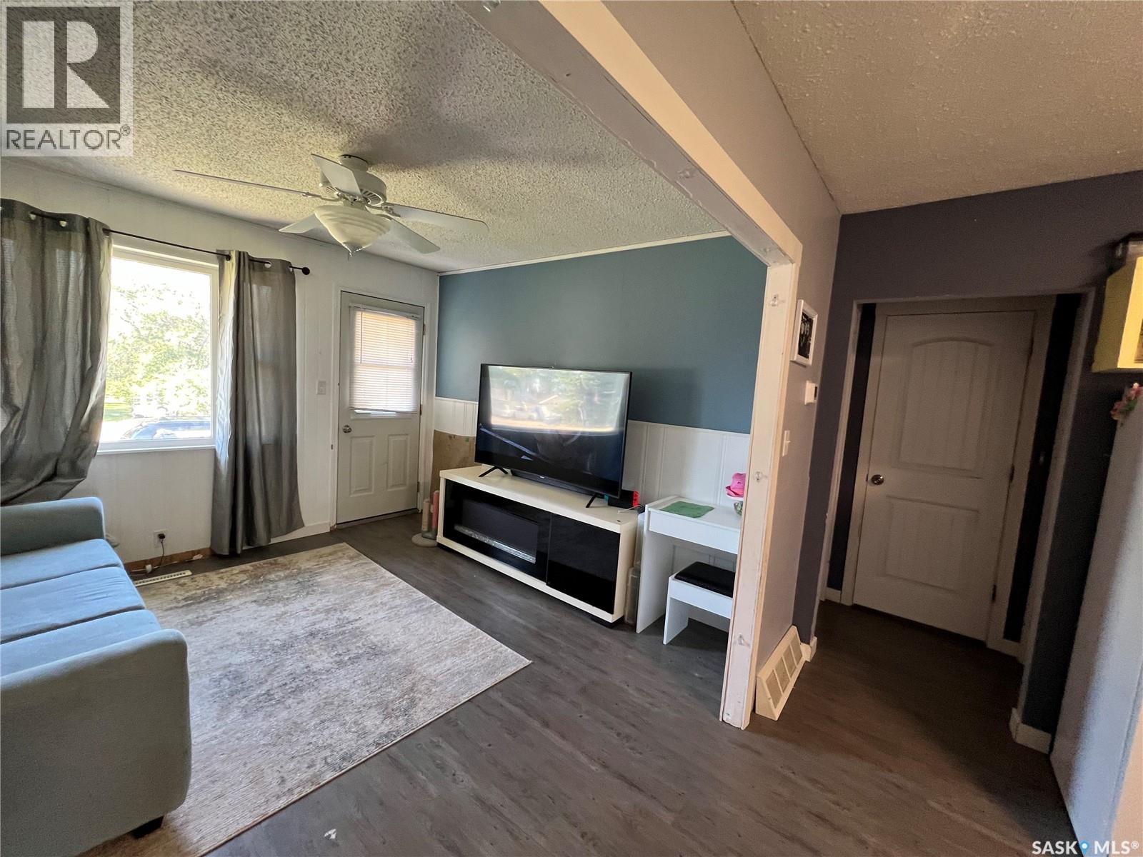 1005 Herbert Avenue, Herbert, Saskatchewan  S0H 2A0 - Photo 4 - SK016461