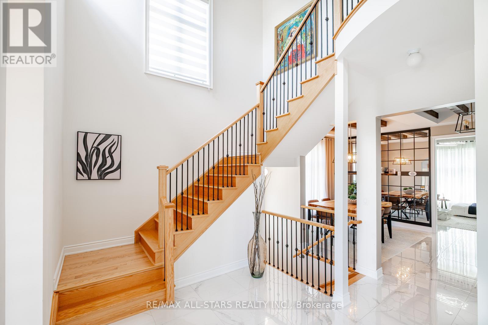 Property at 7 BALLANVIEW COURT image 5