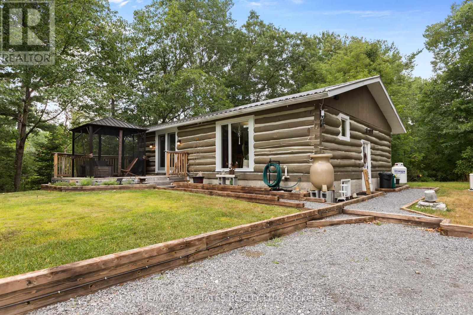 788 French Line Road, Lanark Highlands, Ontario  K0G 1K0 - Photo 2 - X12360555