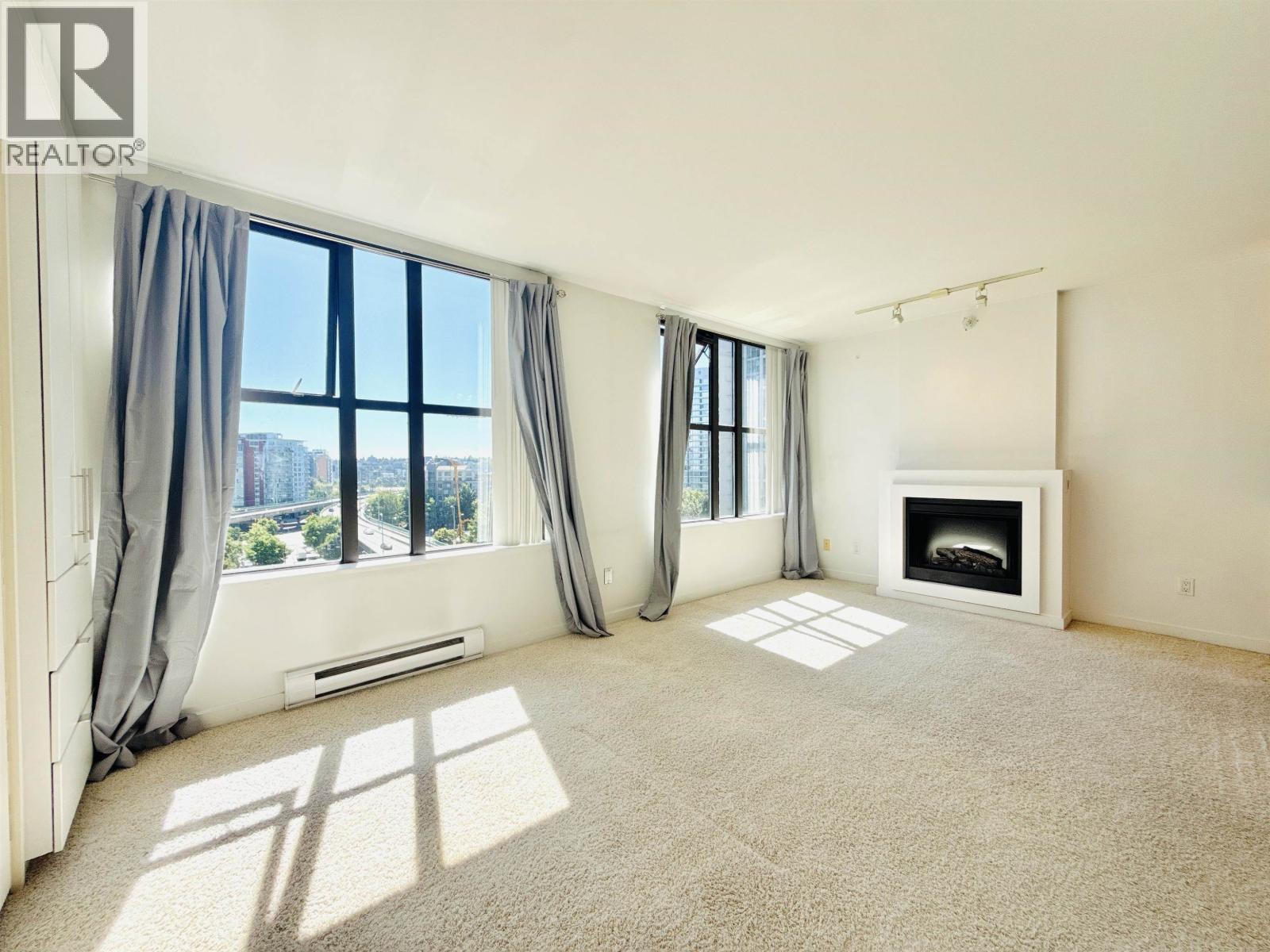 904 989 BEATTY STREET, vancouver, British Columbia