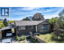 402 MULBERRY Avenue North Kamloops
