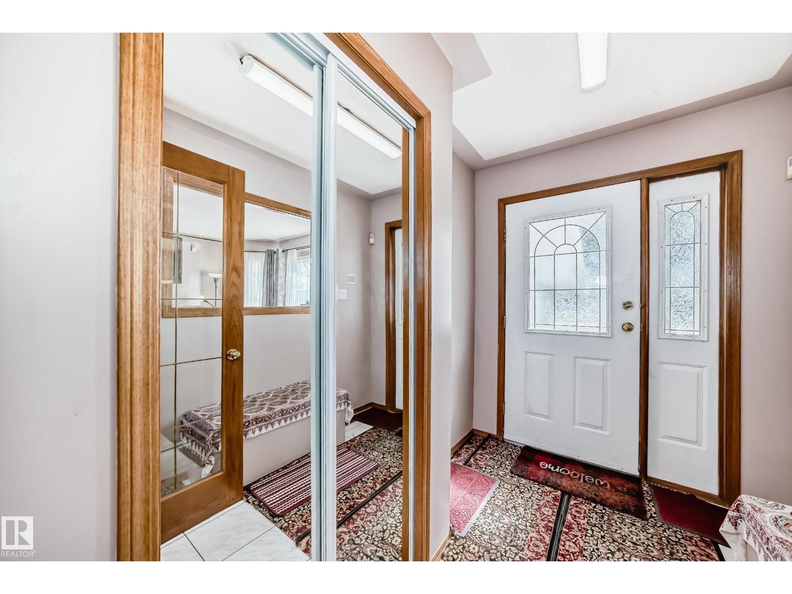 1068 James Cr Nw, Edmonton, Alberta  T6L 6P6 - Photo 3 - E4454388