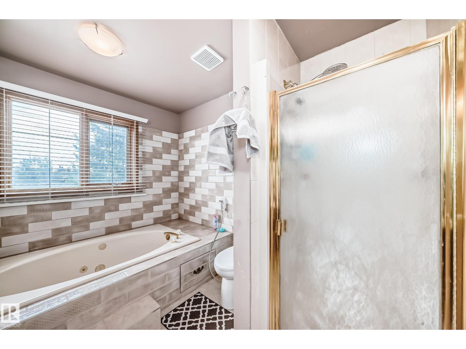1068 James Cr Nw, Edmonton, Alberta  T6L 6P6 - Photo 25 - E4454388
