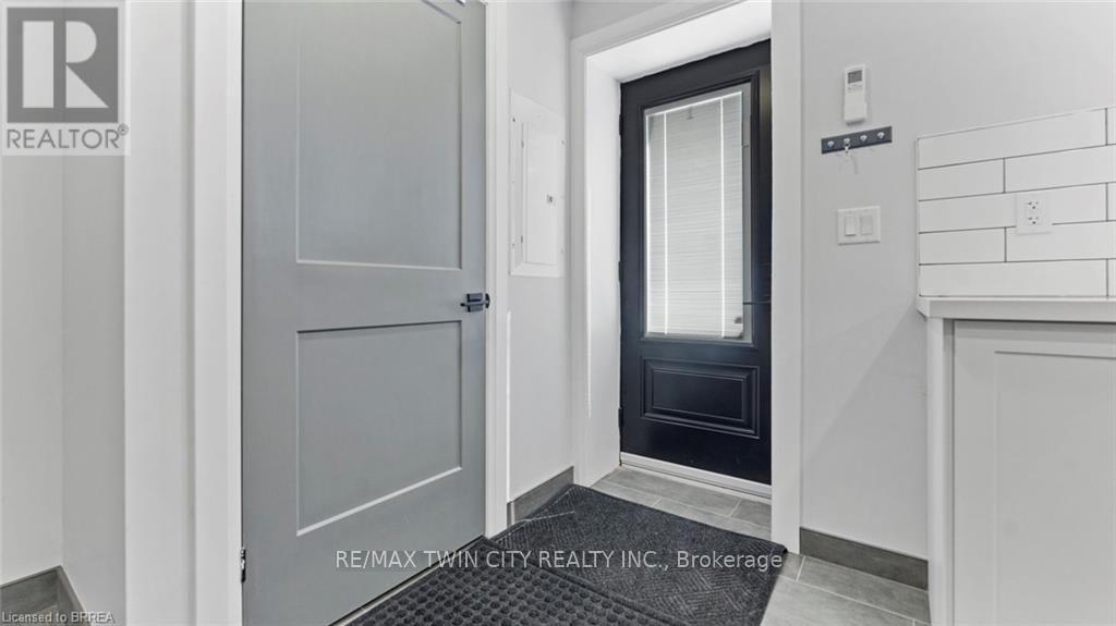 #1 - 130 Elgin Street, Brantford, Ontario  N3S 5A5 - Photo 5 - X12360568
