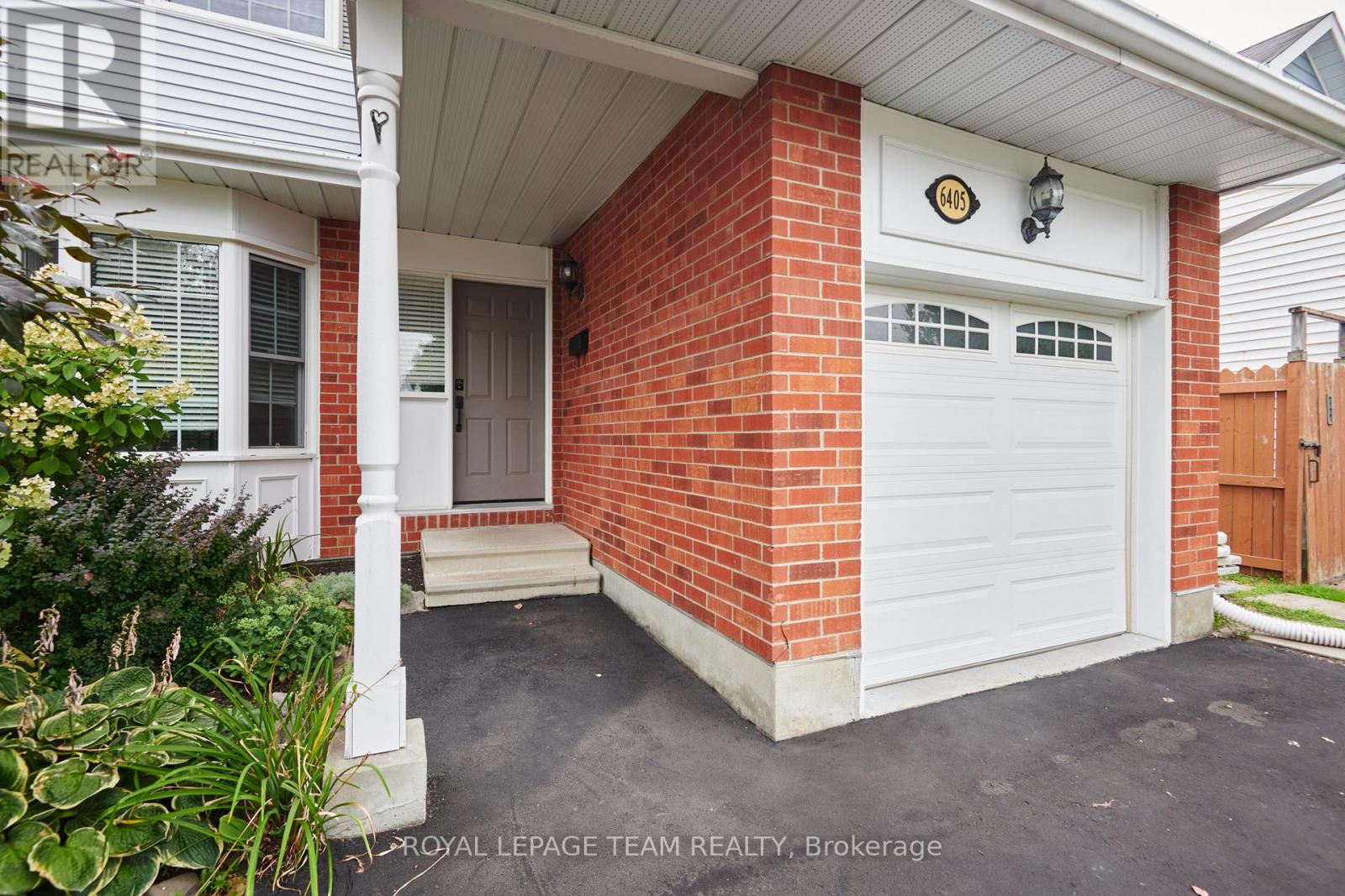 6405 St Louis Drive, Ottawa, Ontario  K1C 2X9 - Photo 2 - X12360578